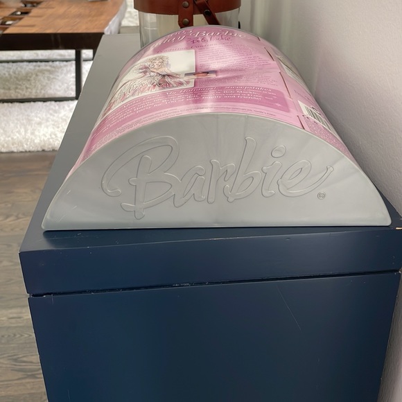 2005 holiday Barbie by Bob Mackie. NIB - Picture 6 of 8